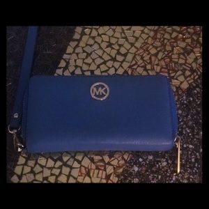 Blue wristlet - great condition